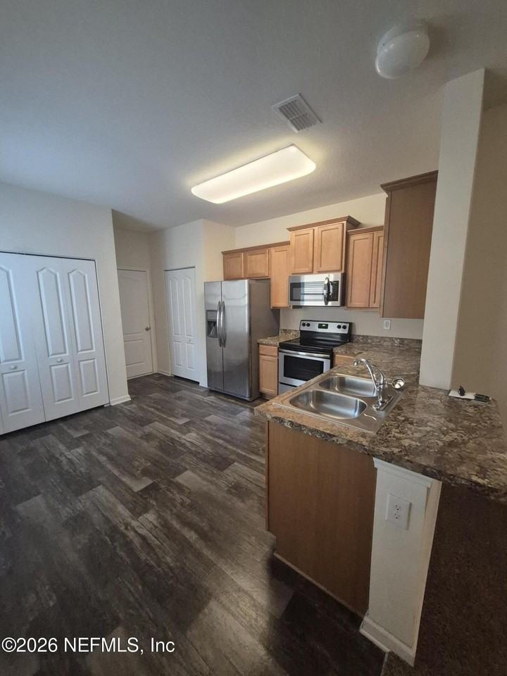 141 Whitland Way - Photo 5 of 13