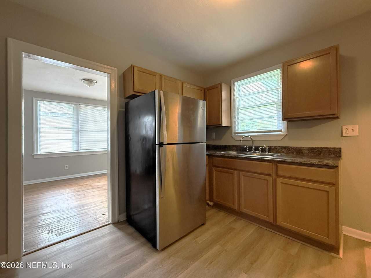 843 Mackinaw St - Photo 7 of 18