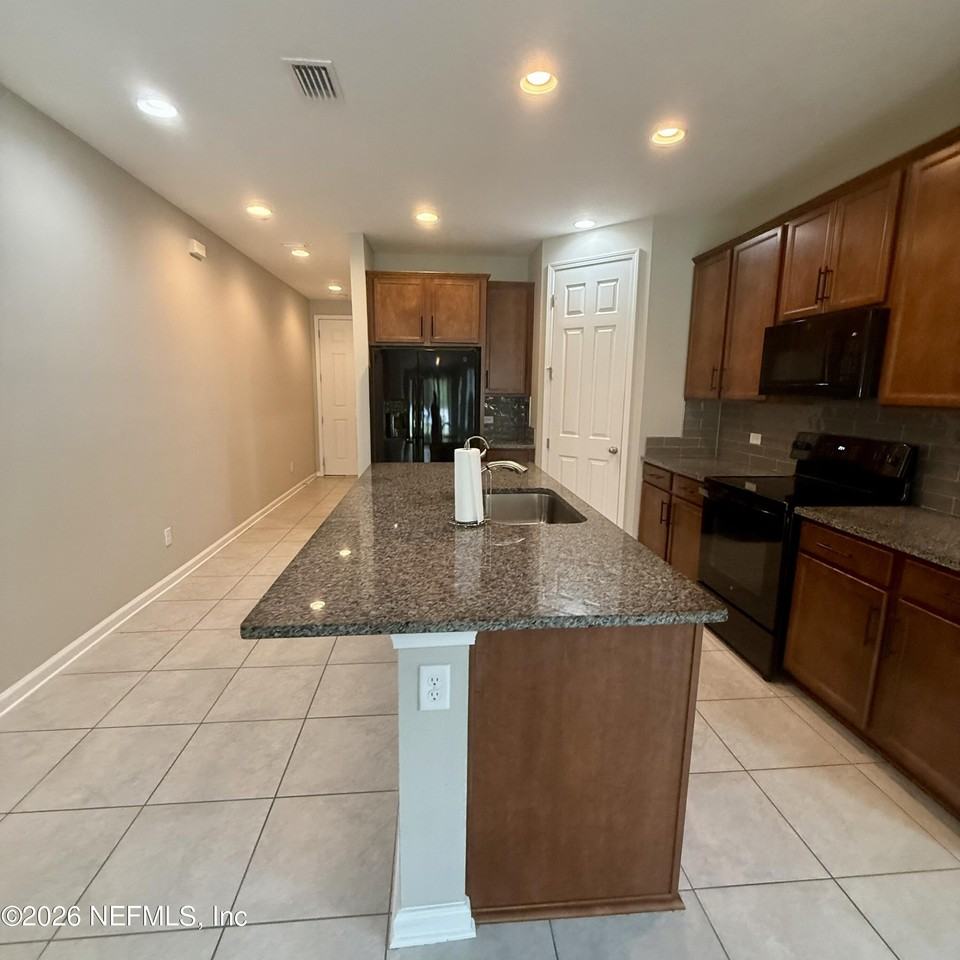 5162 Sawmill Point Way - Photo 5 of 45