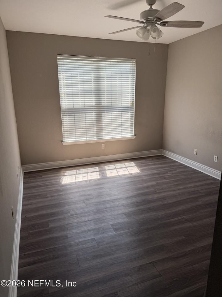13810 Sutton Park Dr N #1122 - Photo 4 of 9