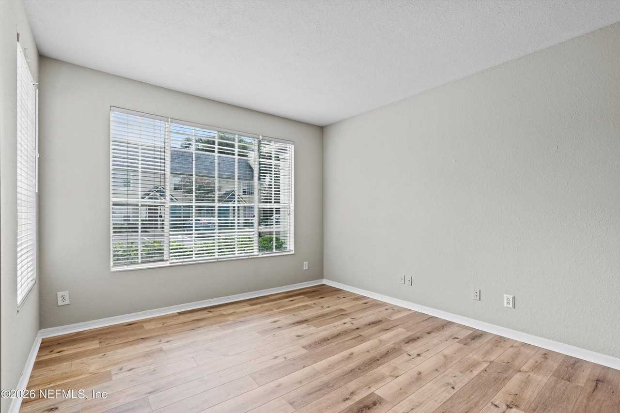 13700 Richmond Park Dr N #701 - Photo 4 of 25