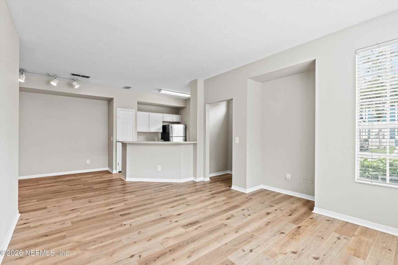 13700 Richmond Park Dr N #701 - Photo 6 of 25