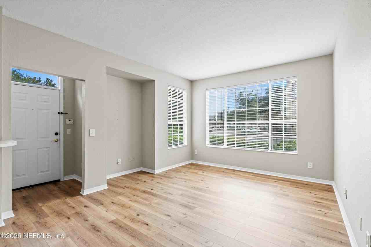 13700 Richmond Park Dr N #701 - Photo 7 of 25