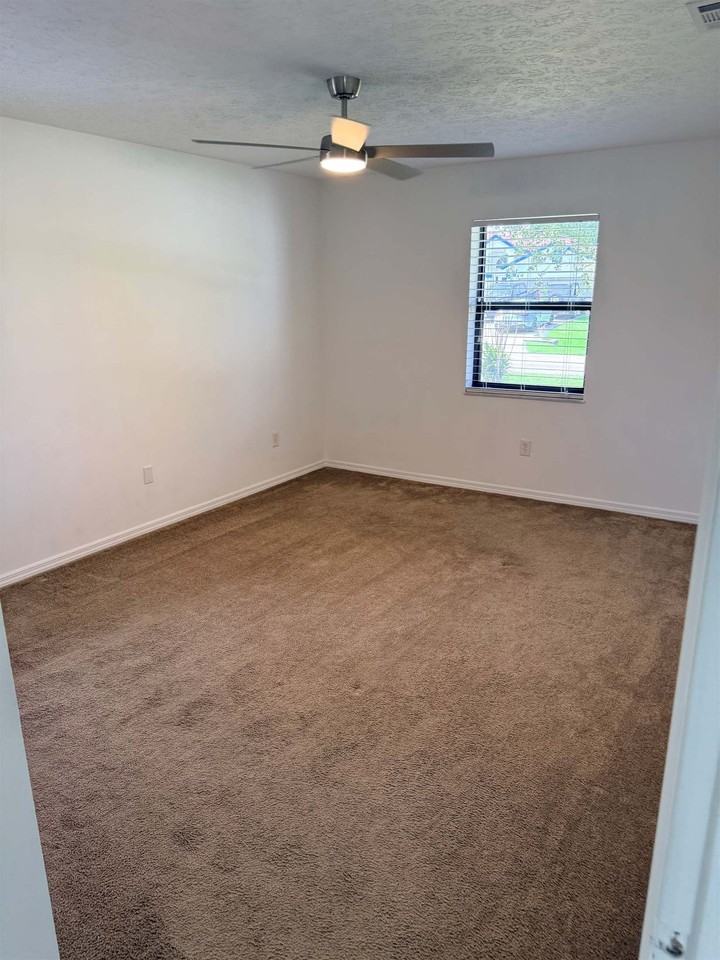 508 NE Azalea - Photo 5 of 13
