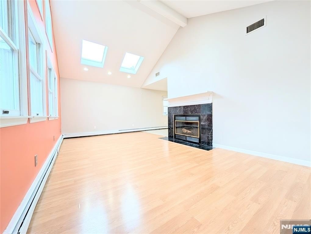 515 Broad Ave #2nd - Photo 3 of 23