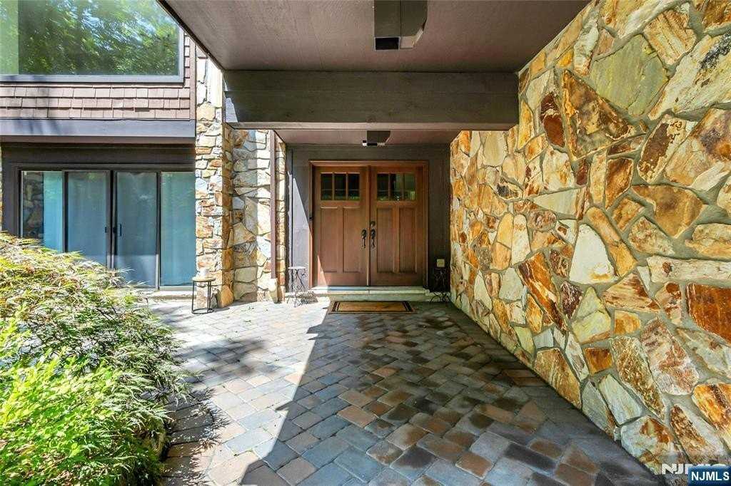 45 Parker Pl - Photo 4 of 35