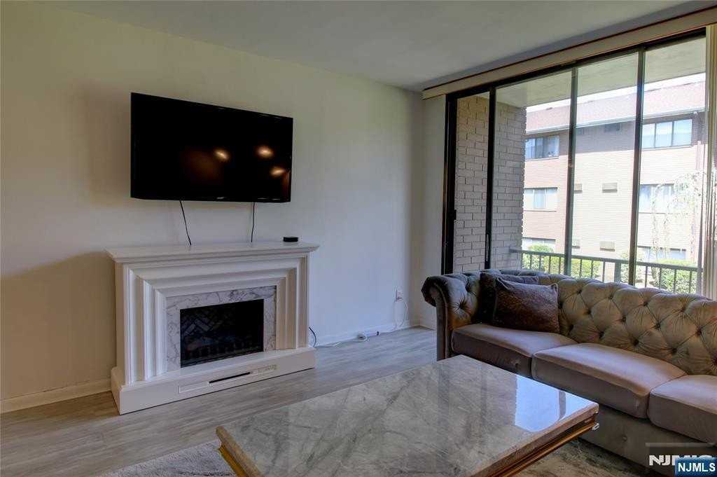 464 Liberty St #212 - Photo 2 of 12