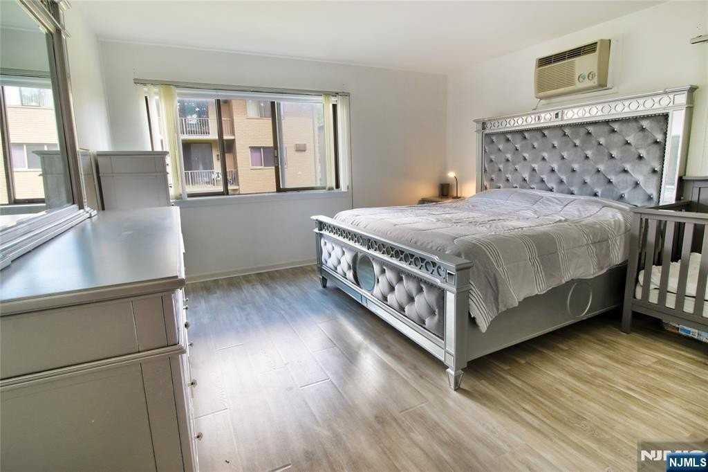 464 Liberty St #212 - Photo 5 of 12