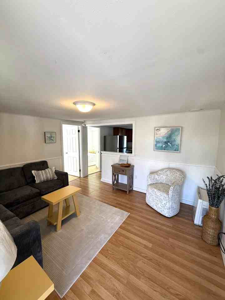12 Jones Ave #4 - Photo 3 of 8