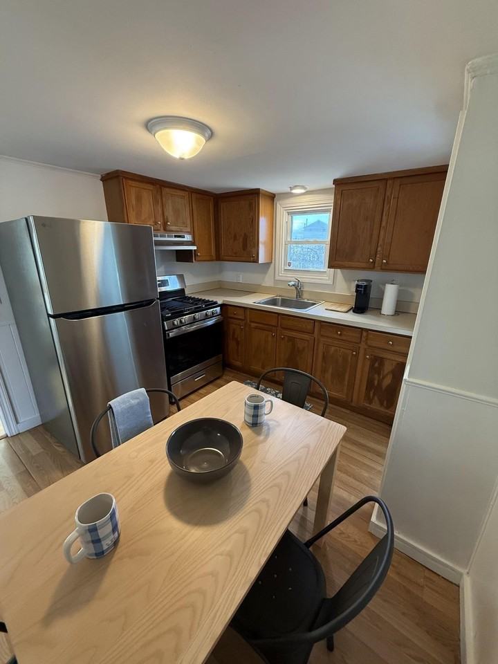 12 Jones Ave #4 - Photo 4 of 8