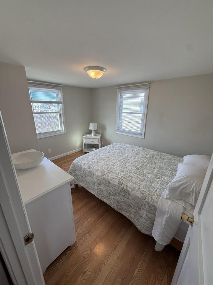 12 Jones Ave #4 - Photo 5 of 8