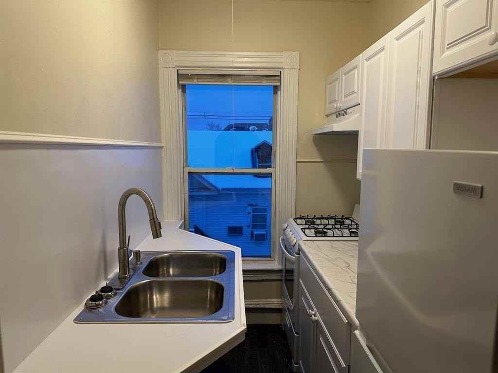 489 Pine St #3 - Photo 6 of 8