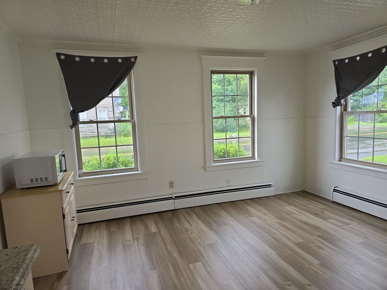 220 Main St #1 - Photo 3 of 21