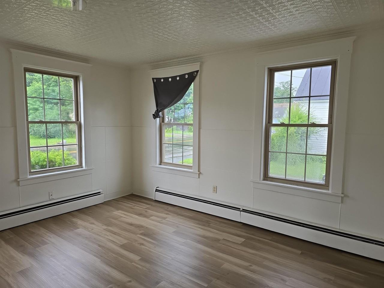 220 Main St #1 - Photo 4 of 21