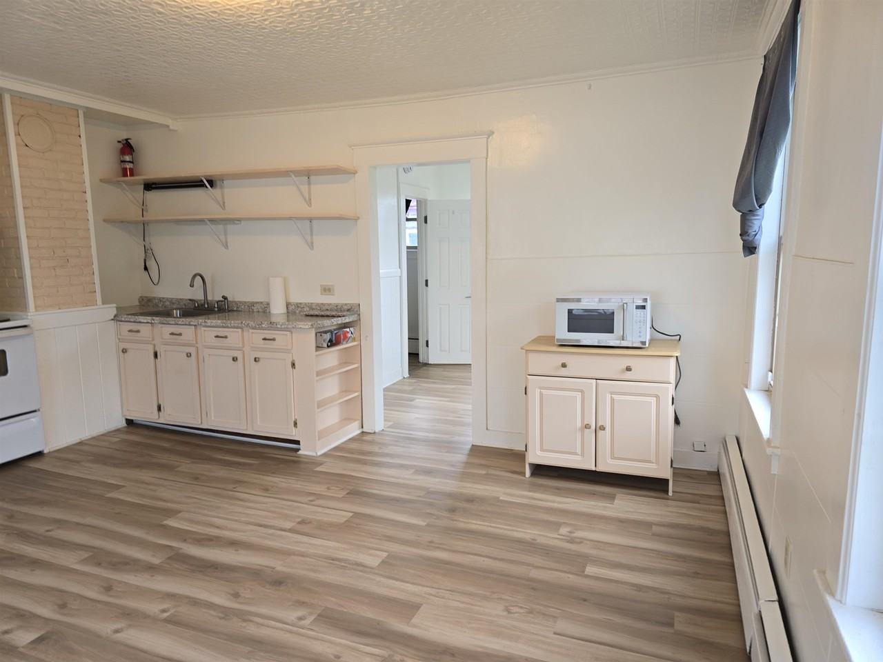 220 Main St #1 - Photo 5 of 21