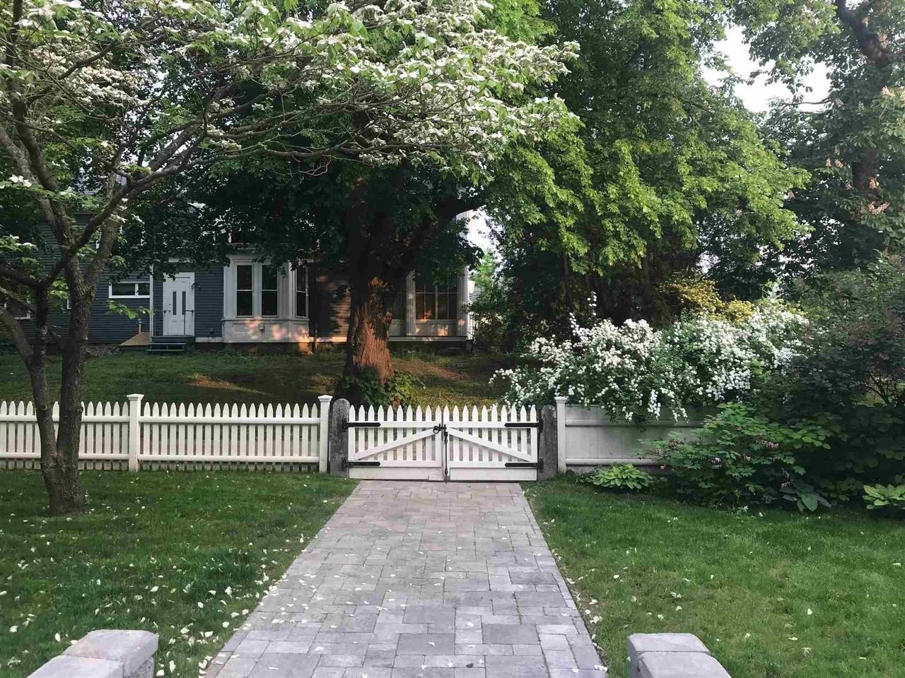 11 Chestnut St - Photo 3 of 8