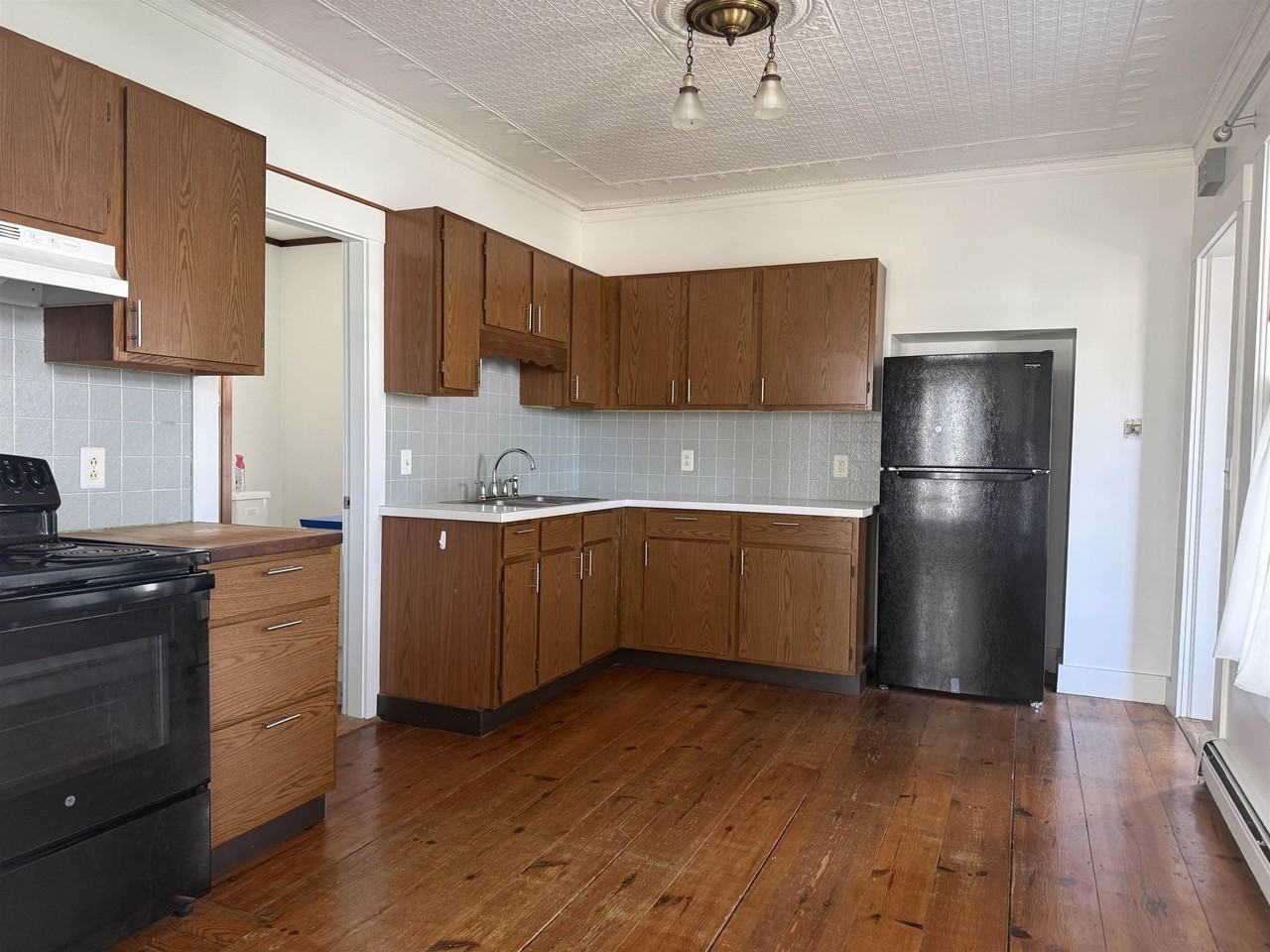 26 Leonard St #A - Photo 2 of 13