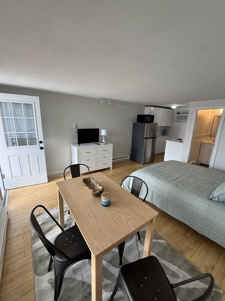 20 Ocean Blvd - Photo 3 of 6