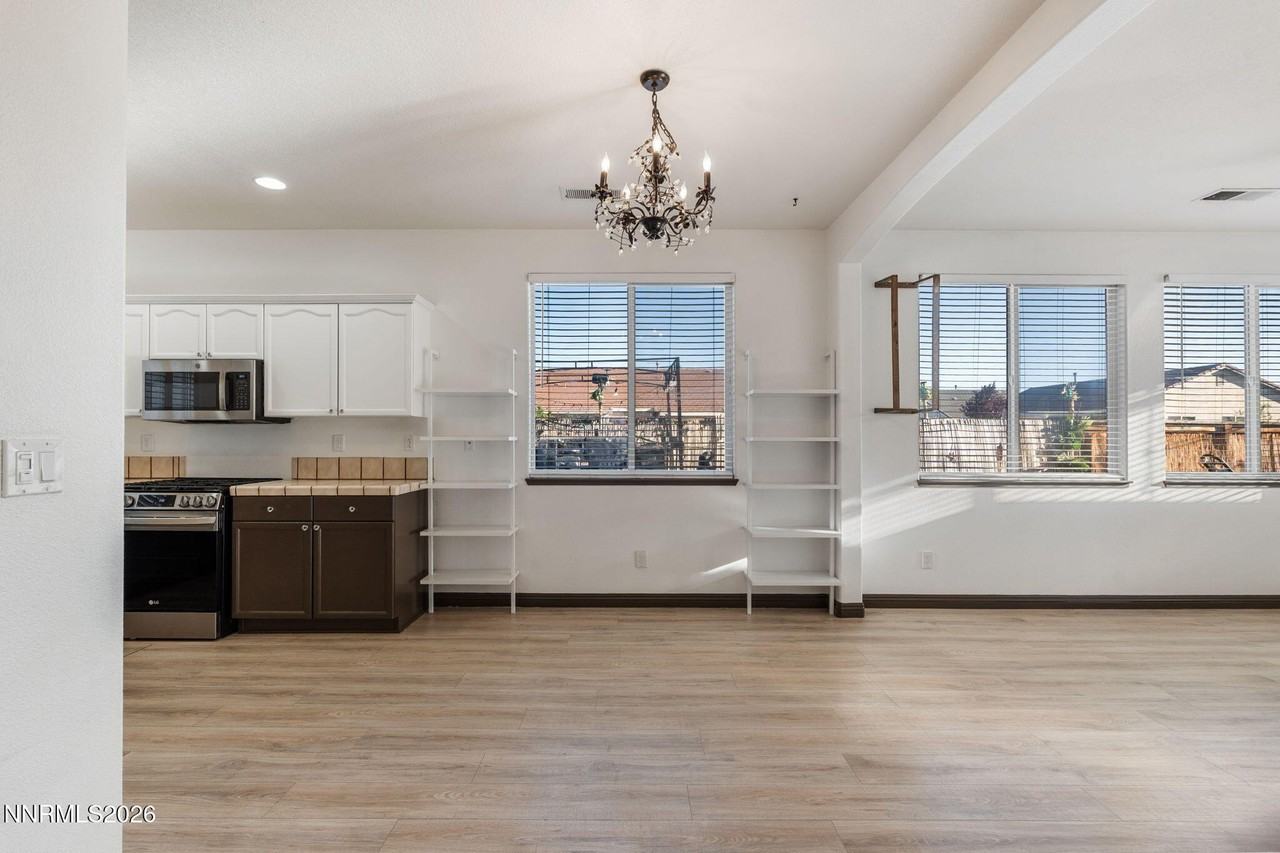 10235 Lucente Way - Photo 5 of 31