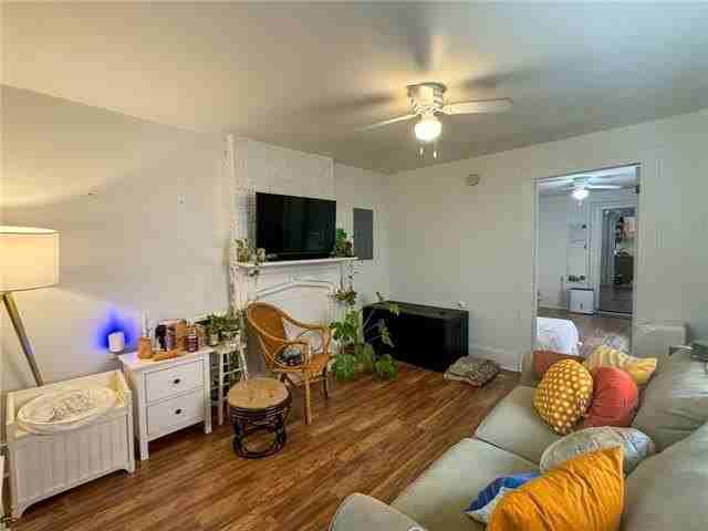 2931 Saint Philip St #B - Photo 3 of 12
