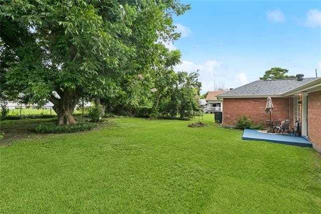839 Behrman Ave - Photo 2 of 10