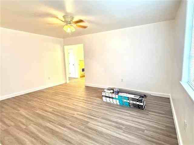 945 Helios Ave - Photo 2 of 6