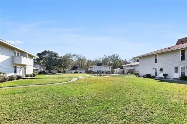 121 Lakewood Dr #49 - Photo 3 of 13
