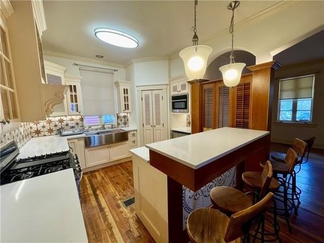 8012 Burthe St - Photo 7 of 35