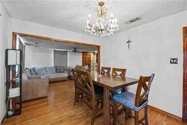 1300 Belmont Pl - Photo 4 of 18