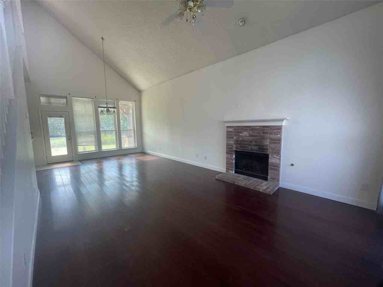 3098 Wildflower Way - Photo 2 of 19