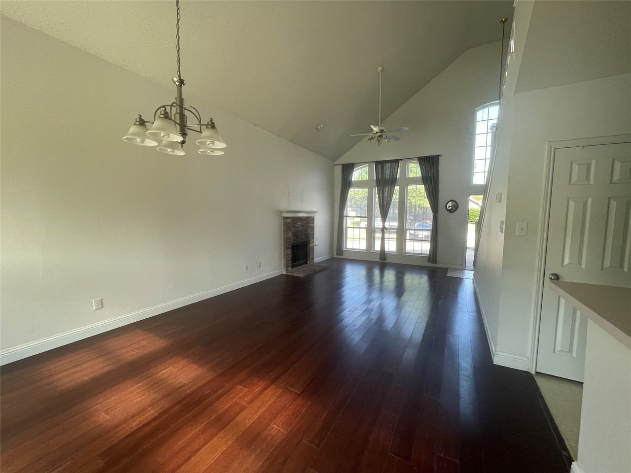 3098 Wildflower Way - Photo 3 of 19