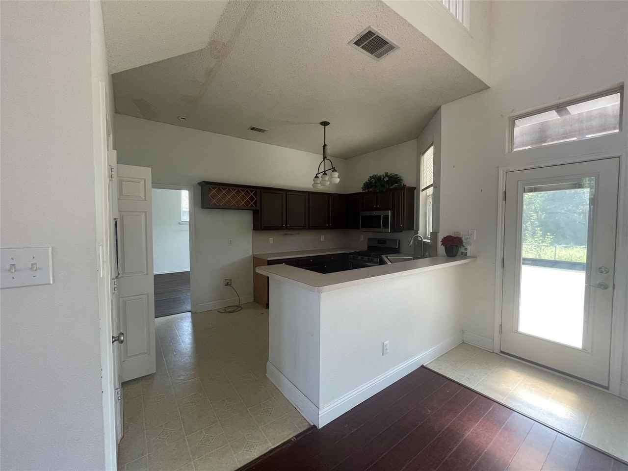 3098 Wildflower Way - Photo 5 of 19
