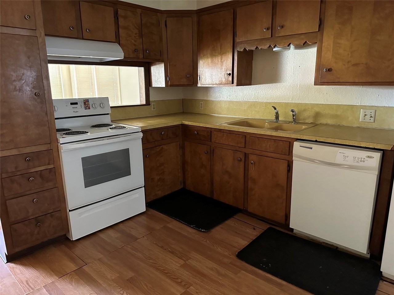 2926 S 12th St - Photo 2 of 7