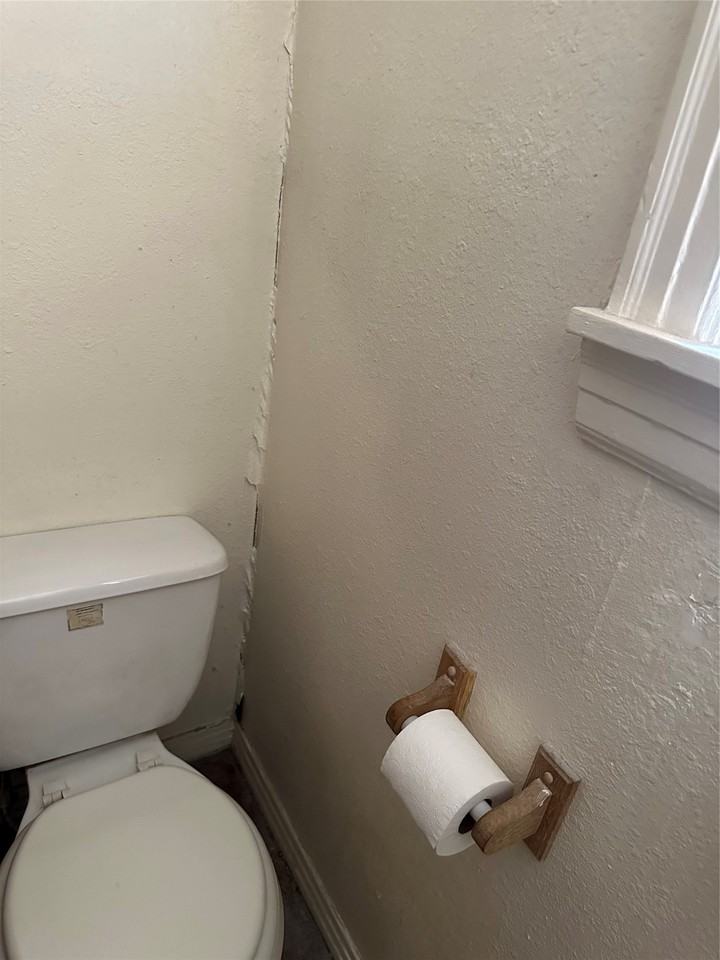 2926 S 12th St - Photo 5 of 7
