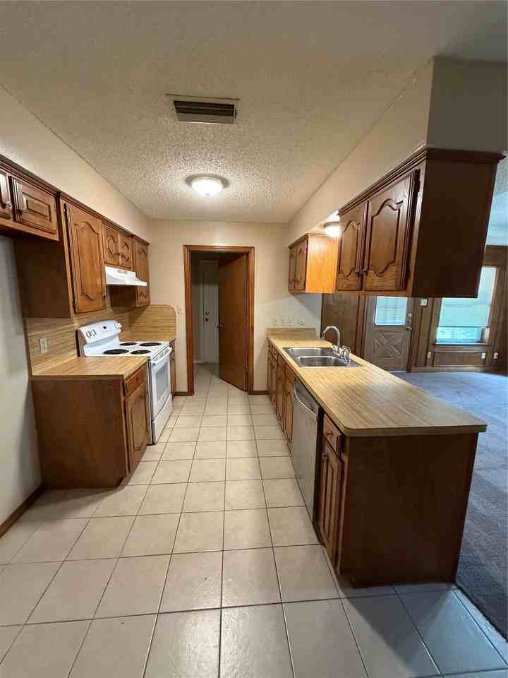 6506 Sayle St #B - Photo 4 of 9