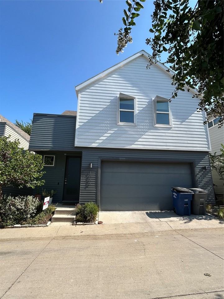 1229 Clifftop Ln - Photo 2 of 36