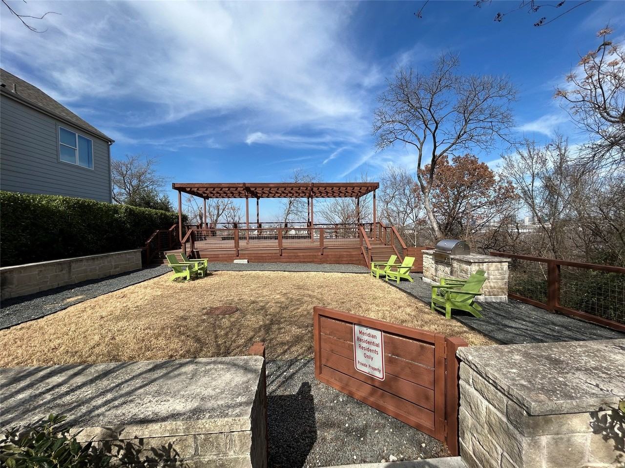 1229 Clifftop Ln - Photo 5 of 36