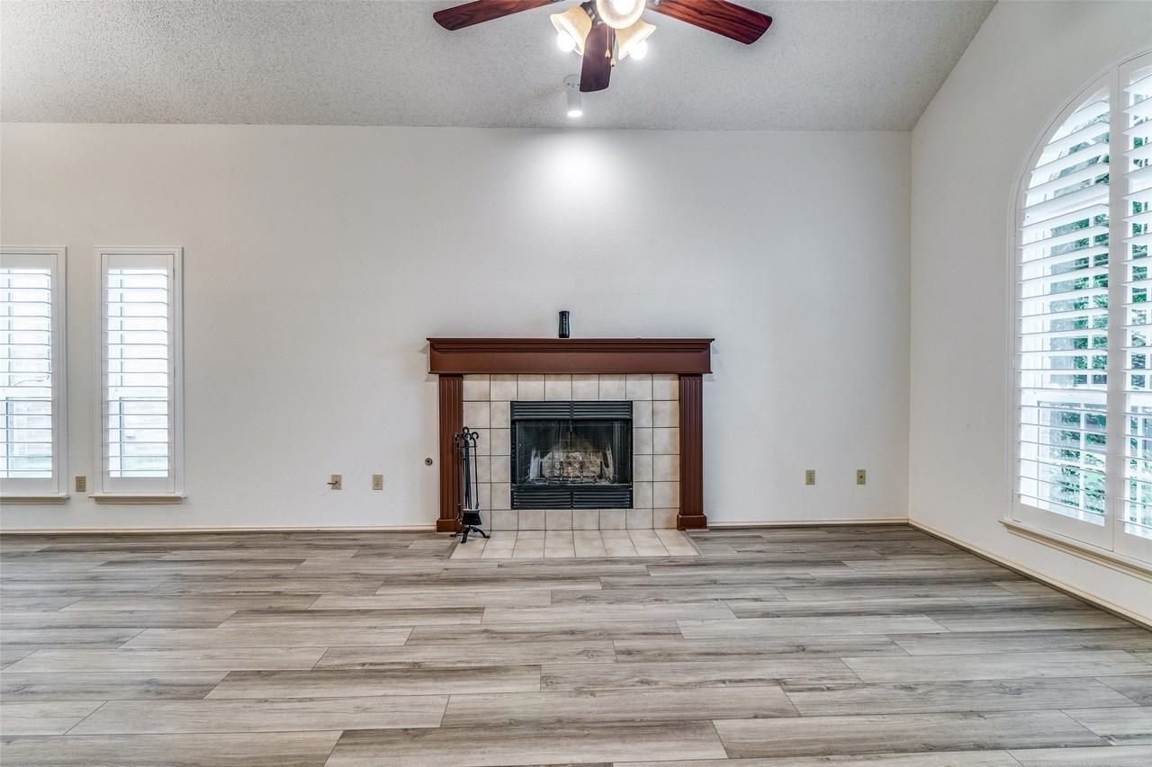 524 Raintree Cir - Photo 6 of 24