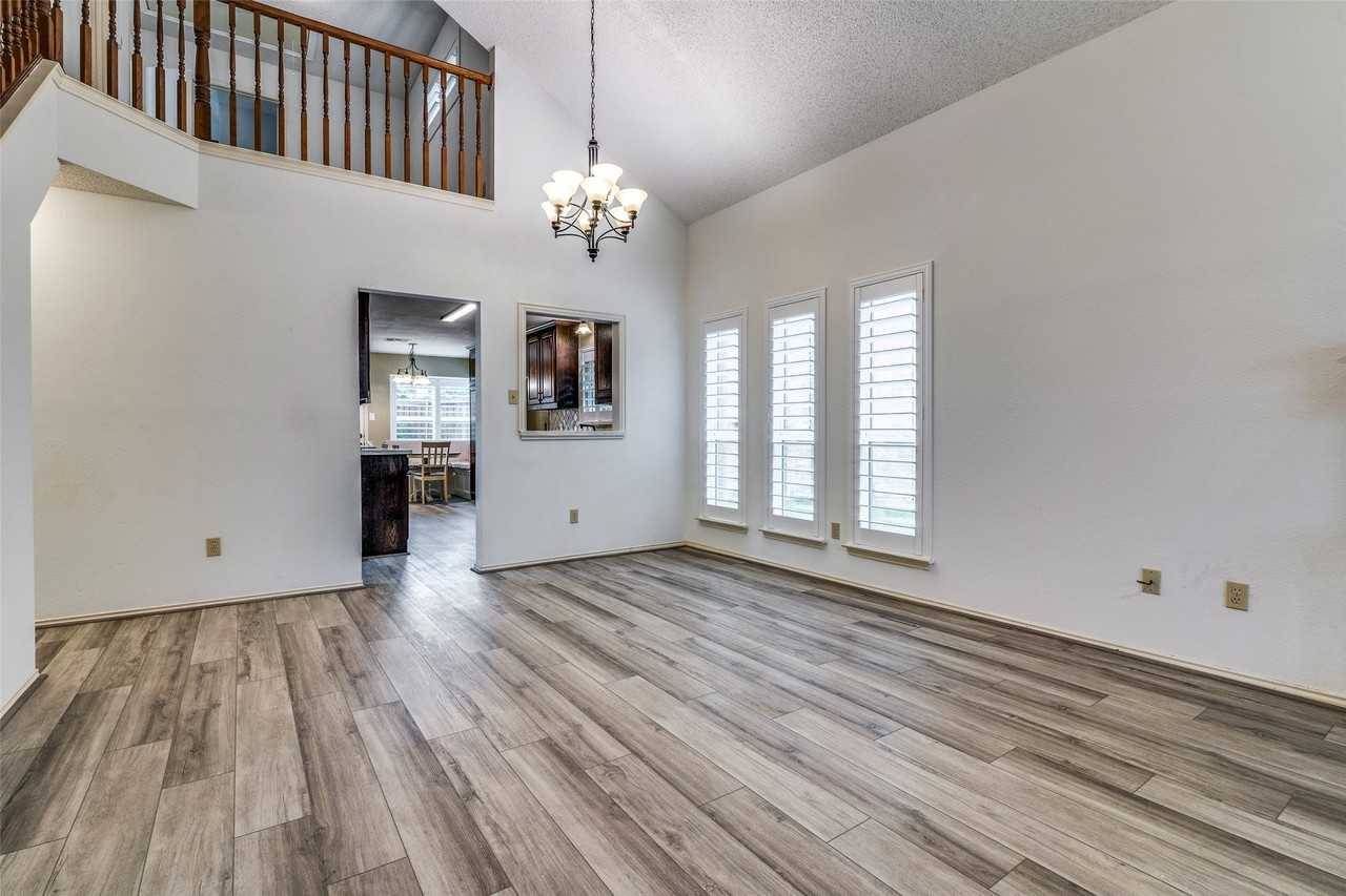524 Raintree Cir - Photo 7 of 24