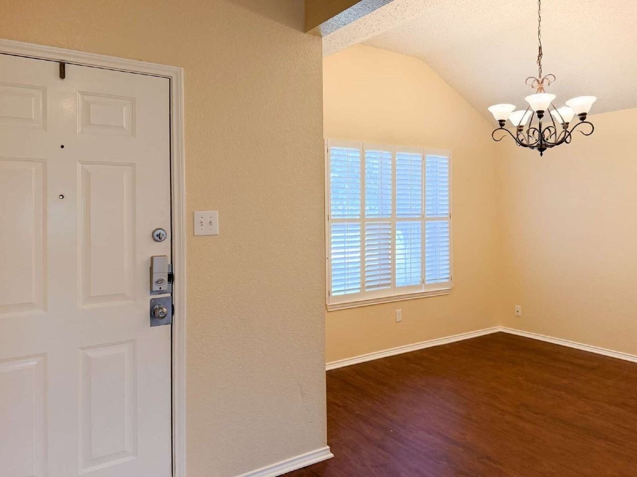 833 Edgehill Rd - Photo 4 of 28