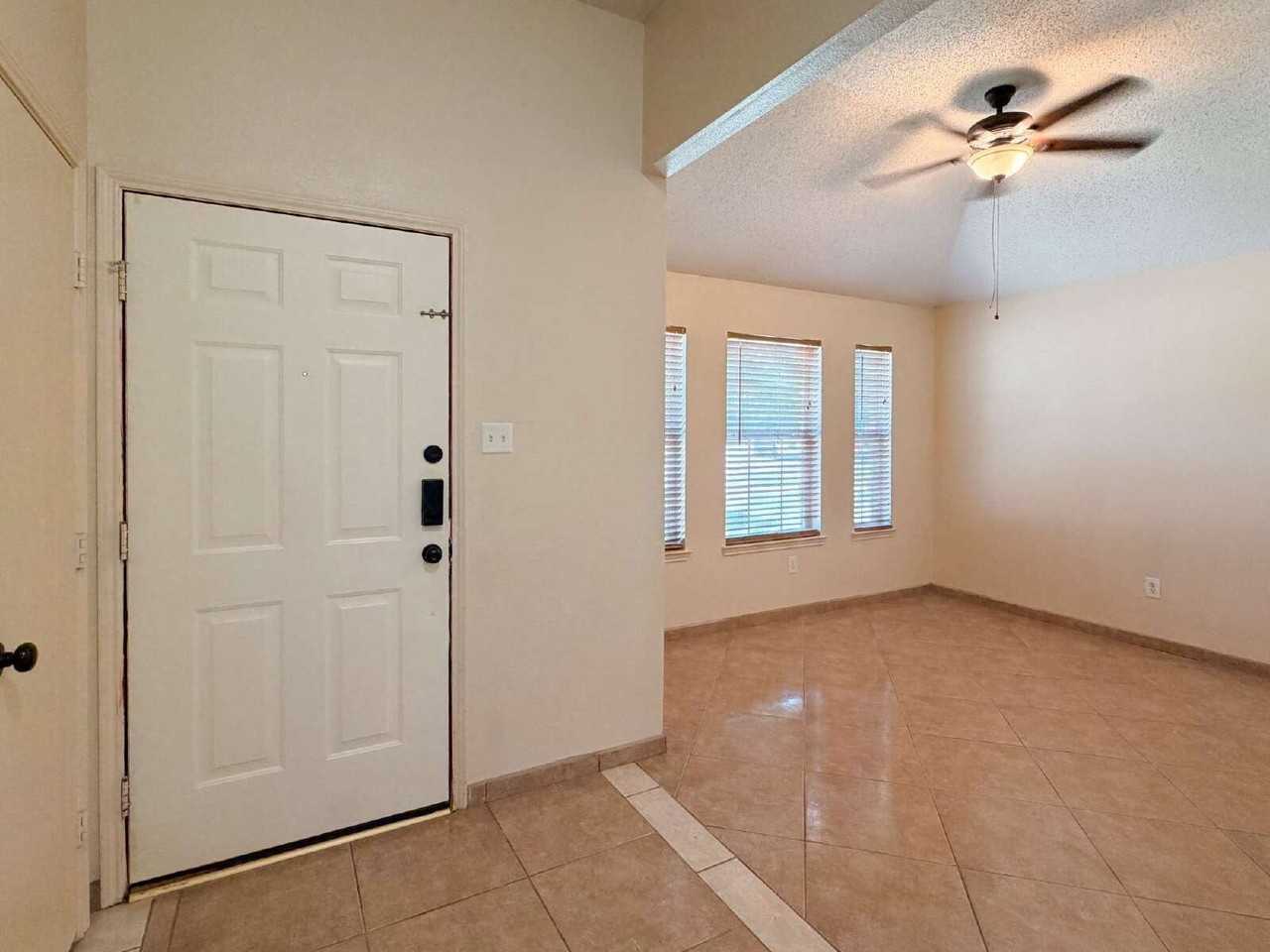 1009 Mckavett Dr - Photo 3 of 26