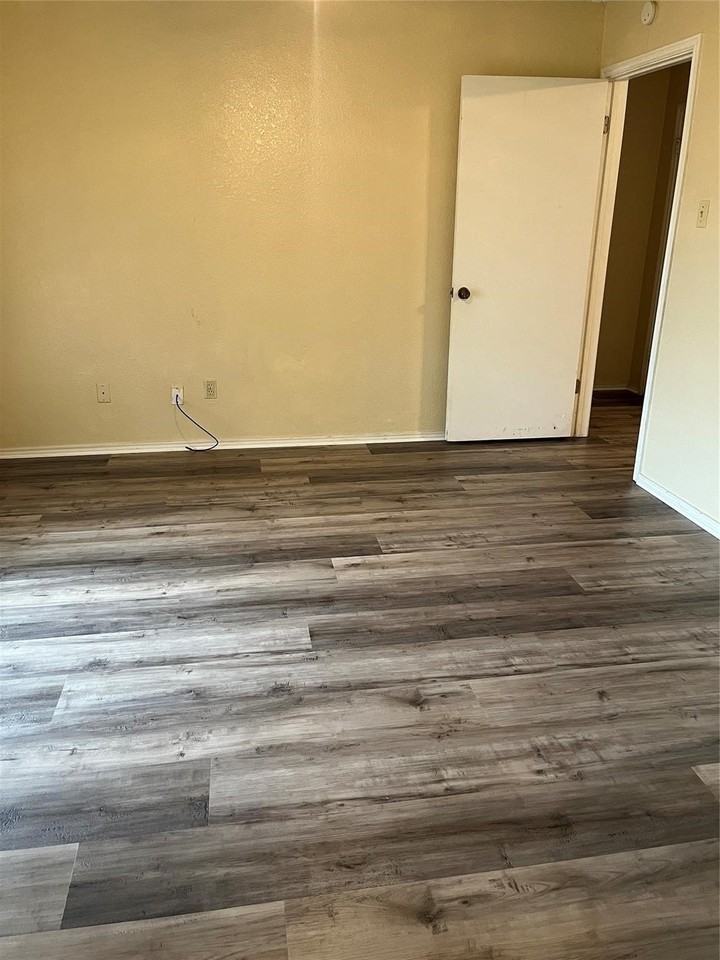 7464 Queensbury Cir - Photo 7 of 14