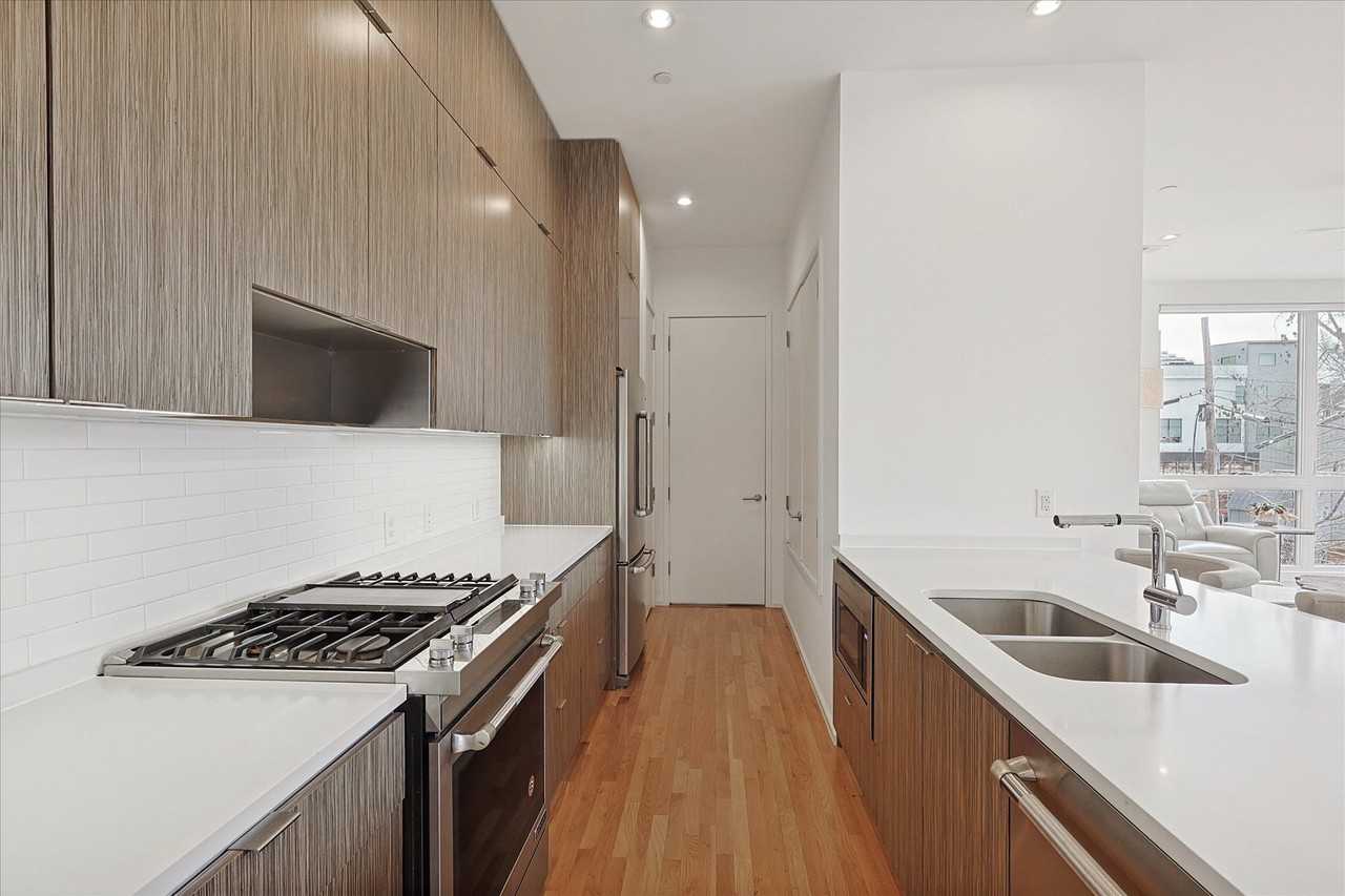 2706 Throckmorton St #D - Photo 4 of 28