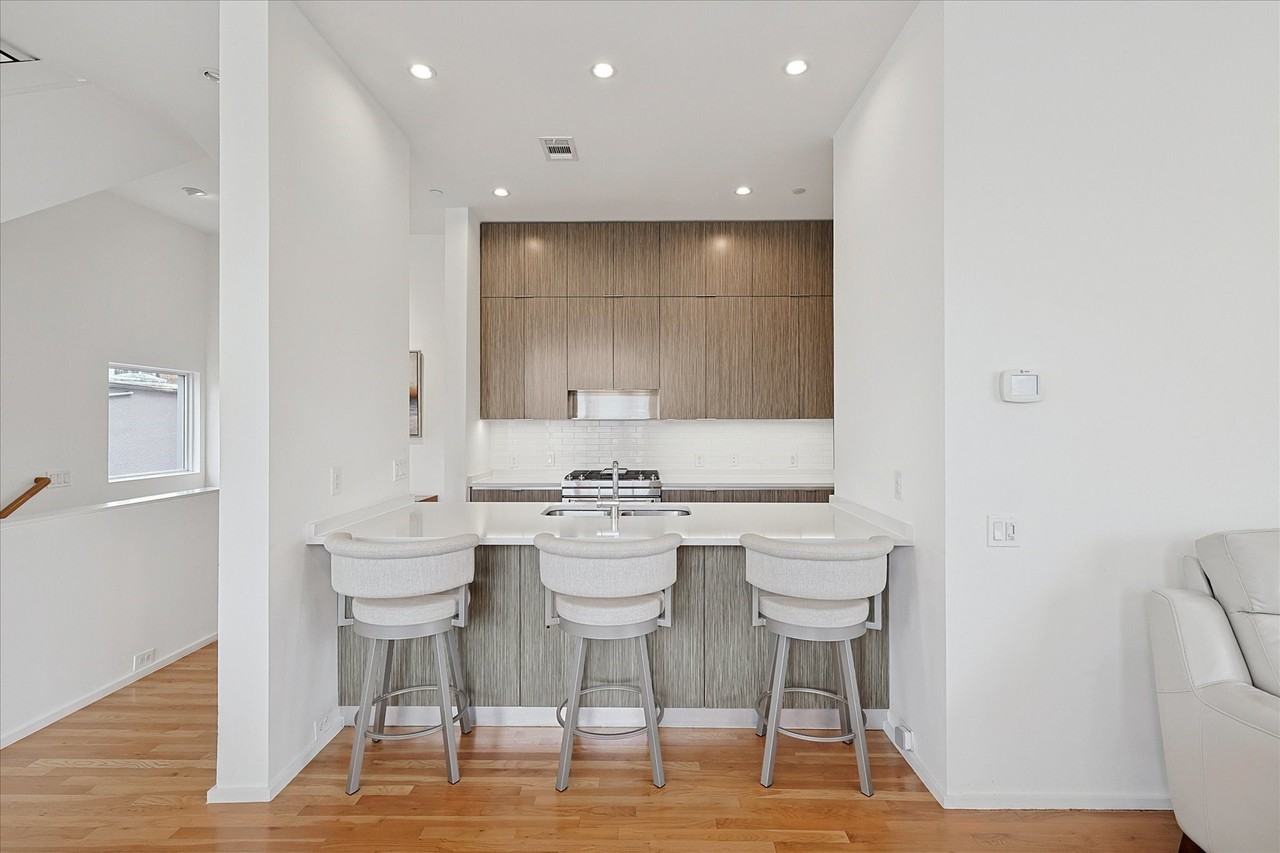 2706 Throckmorton St #D - Photo 6 of 28