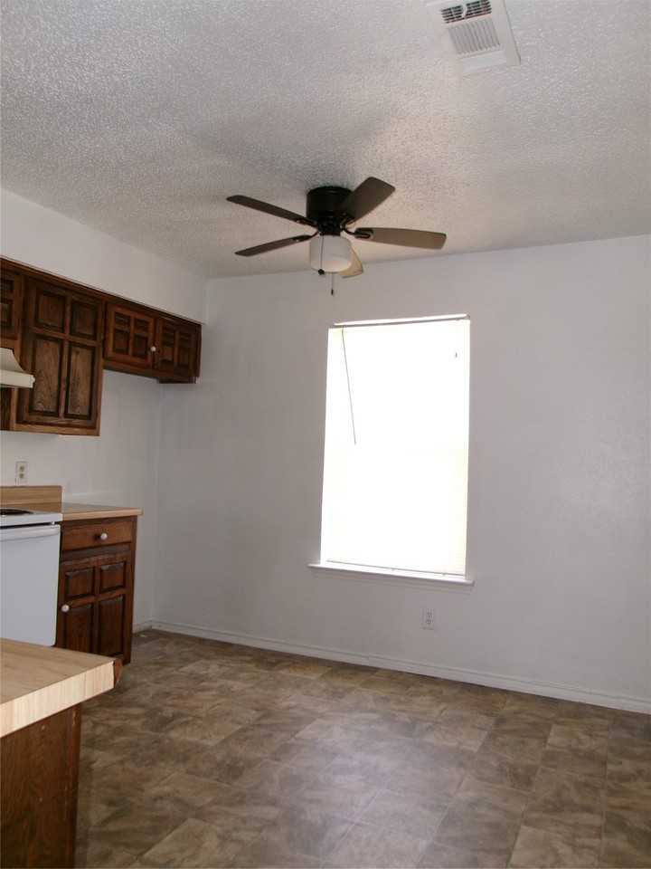 754 E Warrior Trl #D - Photo 4 of 11