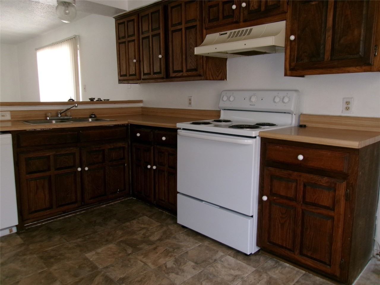754 E Warrior Trl #D - Photo 5 of 11