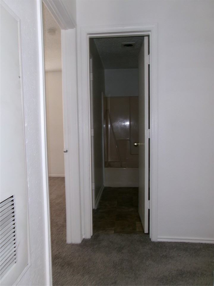 754 E Warrior Trl #D - Photo 7 of 11