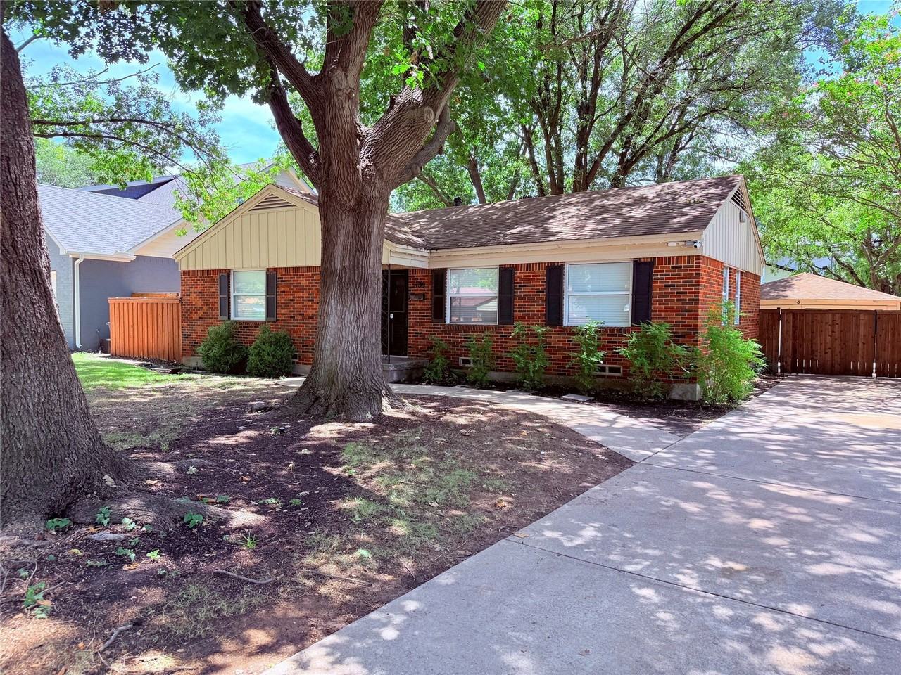 3708 Van Ness Ln - Photo 5 of 24
