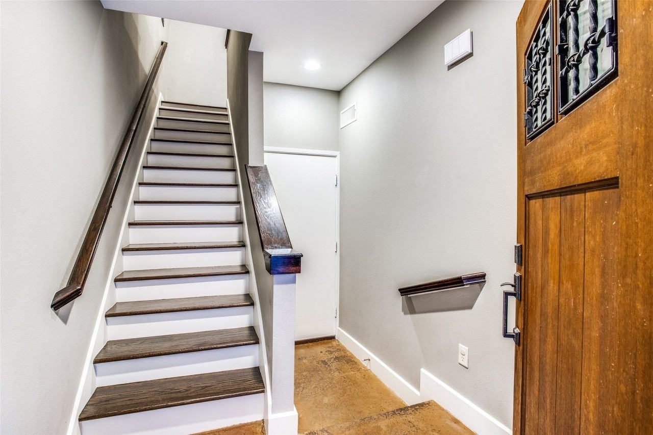2411 N Hall St #20 - Photo 2 of 24
