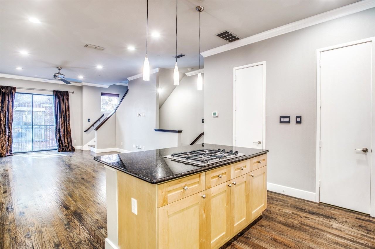 2411 N Hall St #20 - Photo 7 of 24